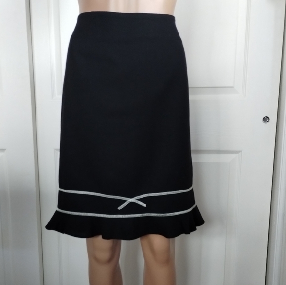 Searle Chic Black Skirt with White Trim 8 - Picture 1 of 5